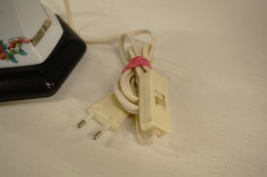 (n-5657) Limoges, kõrge lilleline laualamp