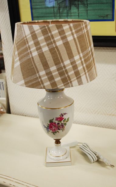 (n-5658) Limoges,  lilleline laualamp