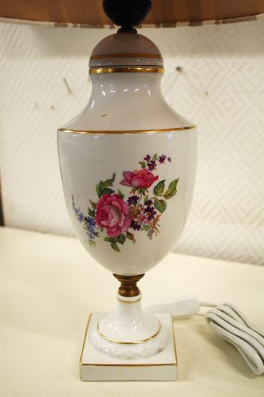(n-5658) Limoges,  lilleline laualamp