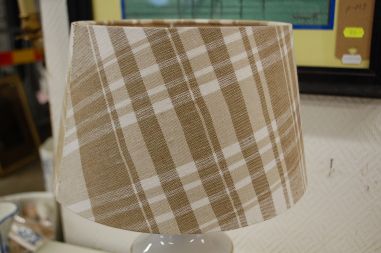 (n-5658) Limoges,  lilleline laualamp