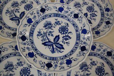 (n-5701/5) Ingres Weiss Form Marienbad, sibulamustriga praetaldrikud, 5tk