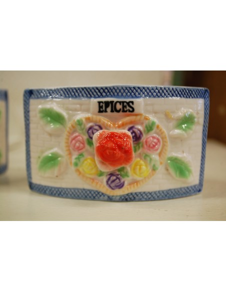 (n-5707) Valge puitraamiga maitseaineriiul