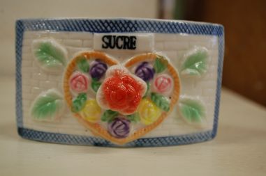 (n-5707) Valge puitraamiga maitseaineriiul