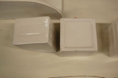 (n-5707) Valge puitraamiga maitseaineriiul