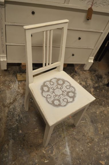 (L-360) Valge puidust tool