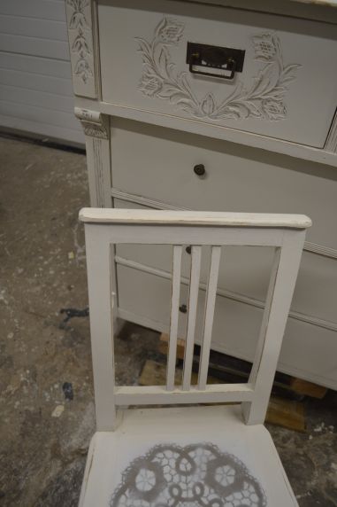 (L-360) Valge puidust tool