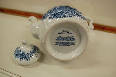 (n-5764/1)  Myott Royal Mail, kann