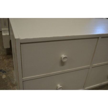 (L-417) Madal valge sahtlitega kummut