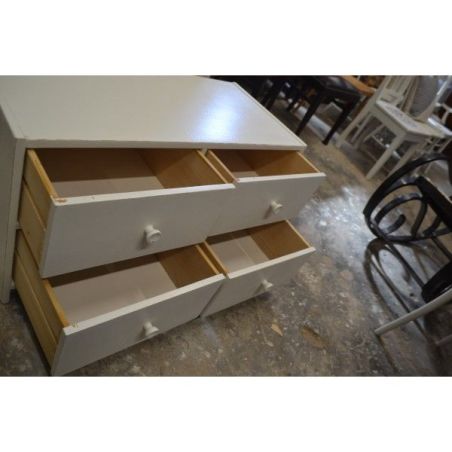 (L-417) Madal valge sahtlitega kummut