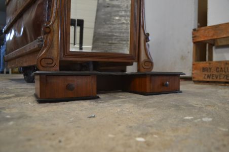 (R-038) Kallutatav sahtlitega lauapeegel