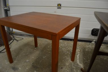 (R-086) Väiksem retro laud, diivanilaud