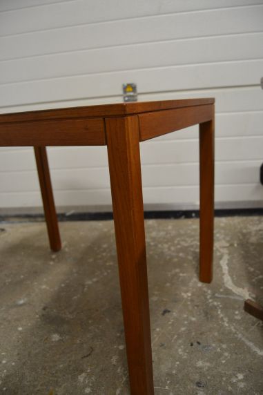 (R-086) Väiksem retro laud, diivanilaud