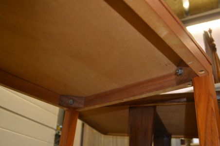 (R-086) Väiksem retro laud, diivanilaud