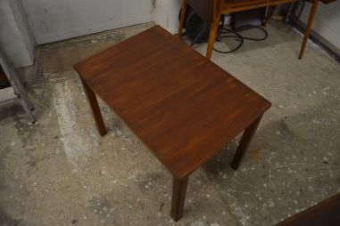 (R-105) Väiksem retro diivanilaud, abilaud