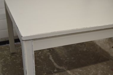 (L-443) Retro diivanilaud, valge