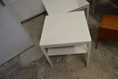 (L-445) Valge retro diivanilaud