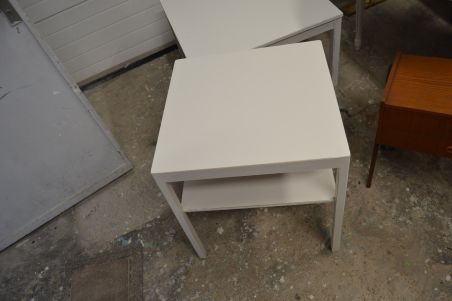 (L-445) Valge retro diivanilaud