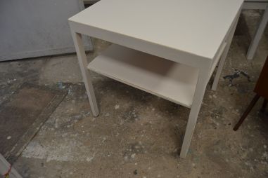 (L-445) Valge retro diivanilaud