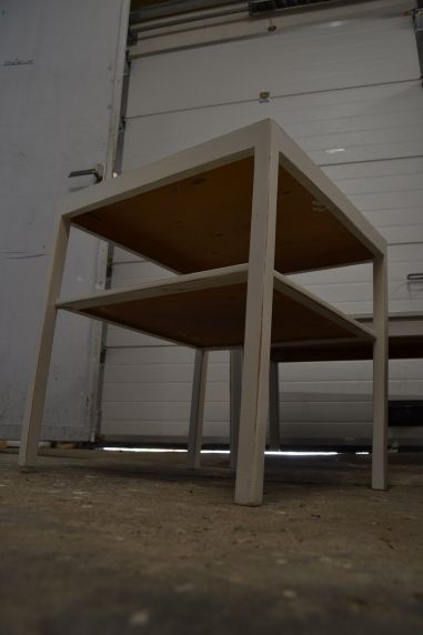 (L-445) Valge retro diivanilaud