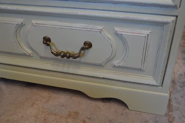 (L-477) Oliiviroheline sahtlitega kummut, TV alus