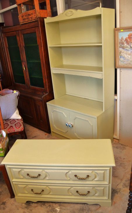 (L-477) Oliiviroheline sahtlitega kummut, TV alus