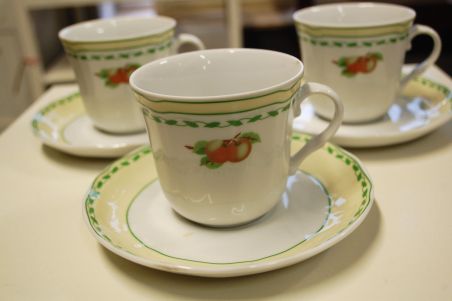 (n-3458/2) Crea Table Cornwall puuviljadega kohvitassid-taldrikud, 3tk