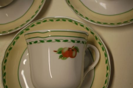 (n-3458/2) Crea Table Cornwall puuviljadega kohvitassid-taldrikud, 3tk