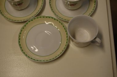 (n-3458/2) Crea Table Cornwall puuviljadega kohvitassid-taldrikud, 3tk