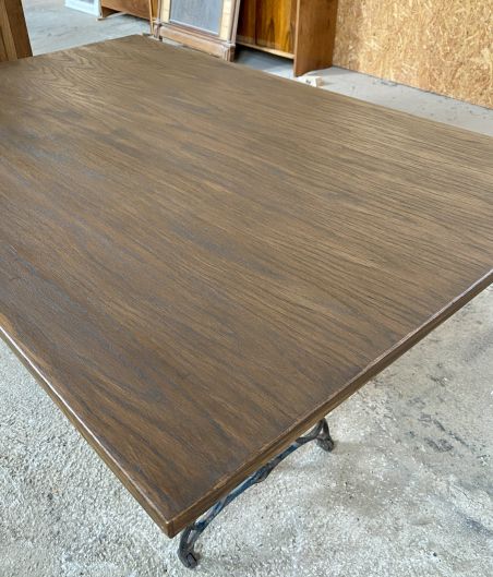 (9-551) Õmblusmasina jalal laud