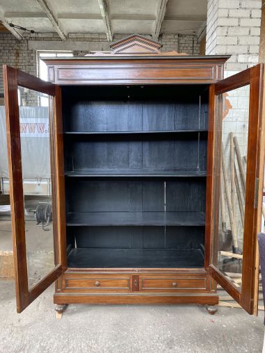 (11-515) Suur ustega riiulitega kapp, raamatukapp, riidekapp