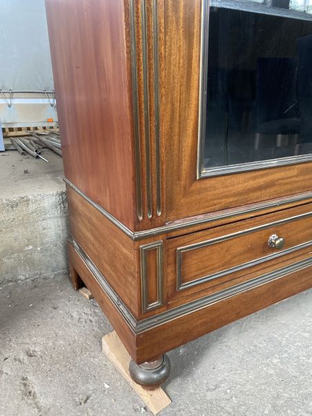 (11-515) Suur ustega riiulitega kapp, raamatukapp, riidekapp