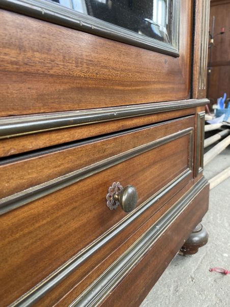 (11-515) Suur ustega riiulitega kapp, raamatukapp, riidekapp