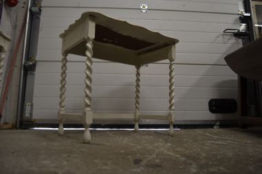 (n-5827) Valge väiksem laud