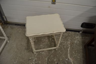 (n-5828) Valge väiksem lauake