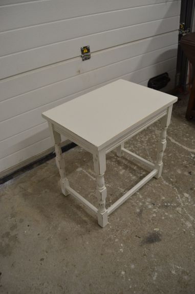 (n-5832) Valge lauake