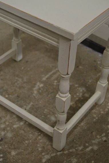 (n-5832) Valge lauake