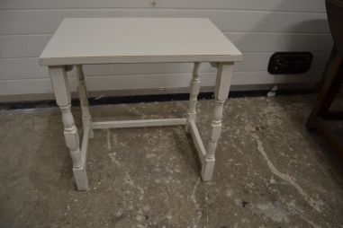 (n-5832) Valge lauake