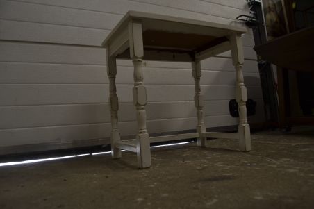 (n-5832) Valge lauake