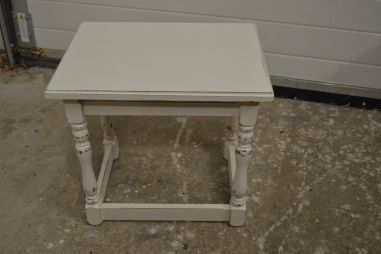 (n-5833) Valge lauake