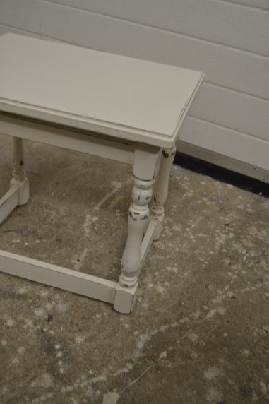 (n-5833) Valge lauake