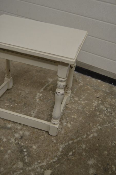 (n-5833) Valge lauake