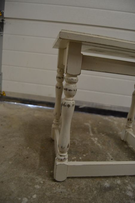 (n-5833) Valge lauake