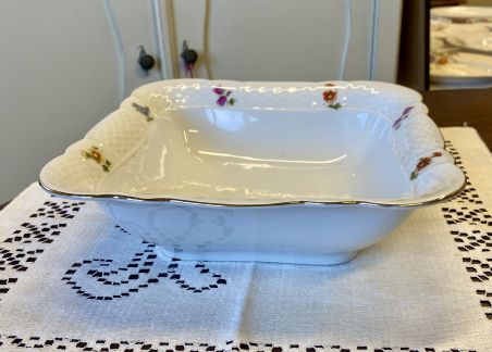 (n-5861/8) Bavaria lilledekooriga suurem kauss