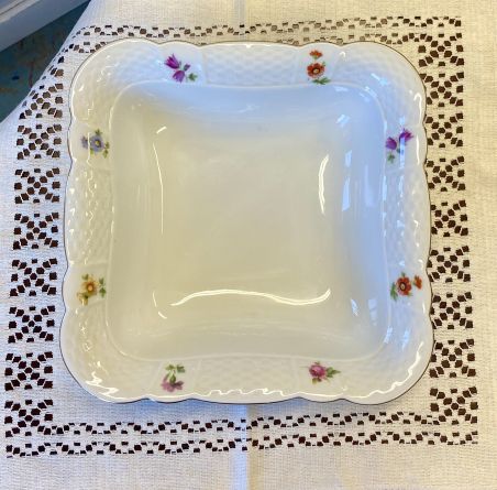 (n-5861/8) Bavaria lilledekooriga suurem kauss