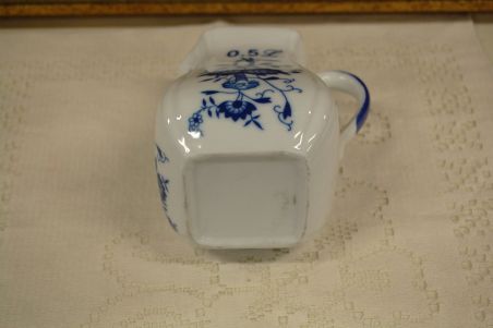 (n-5889) Sibulamustriga piimakann, 0,5 liitrit