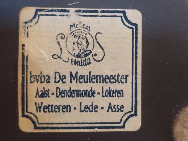 (n-5894) Leonida väiksem täismassist kuju, laps karuga