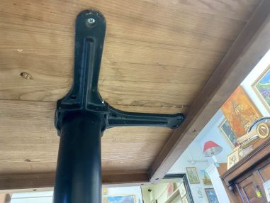 (L-508) Raske puitplaadiga kohvikulaud