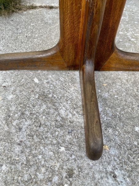 (L-509) Raske puitplaadiga kohvikulaud