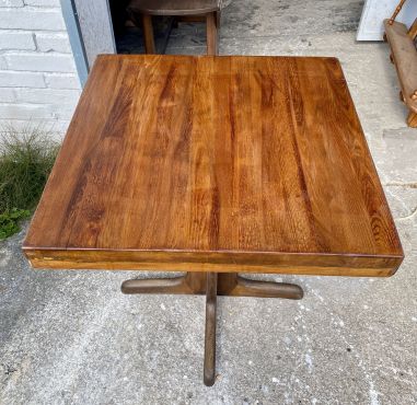 (L-509) Raske puitplaadiga kohvikulaud