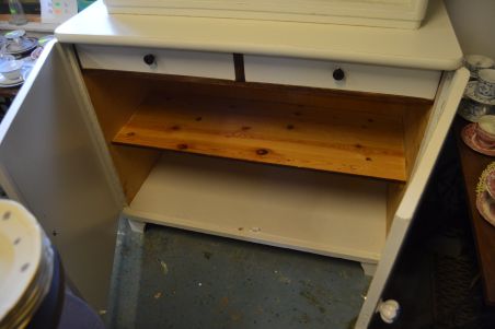 (L-510) Valge retro puhvetkapp